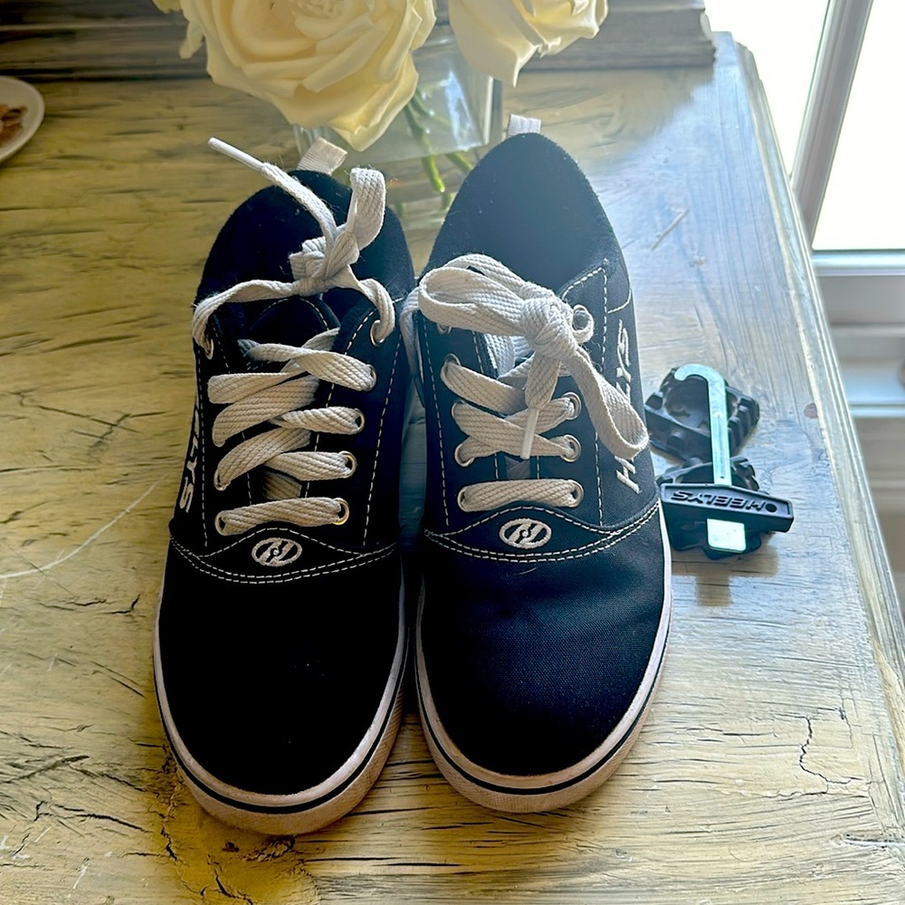 Black and White Heelys size 4